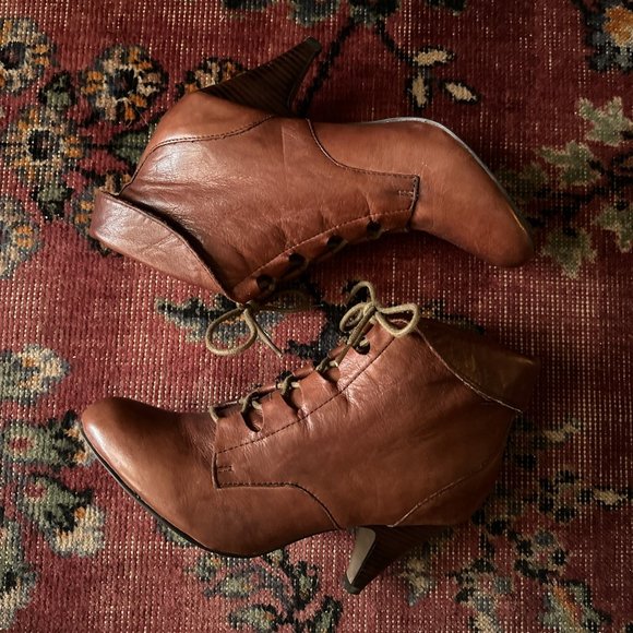 Aldo 30's Style Lace Up Heeled Booties 9.5 - Picture 4 of 7